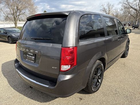 Used 2020 Dodge Grand Caravan GT image 3