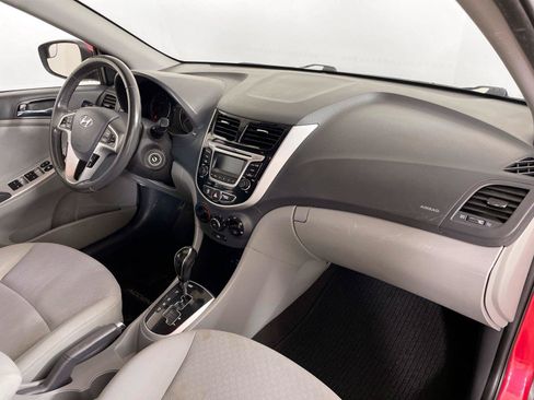 Used 2014 Hyundai Accent SE FWD image 25