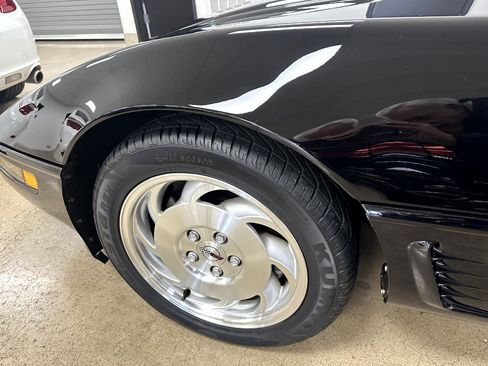 Used 1996 Chevrolet Corvette Coupe image 24