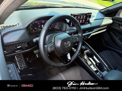 Used 2025 Honda Accord Sport image 4