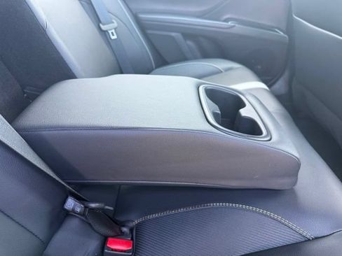 Used 2025 Toyota Camry SE FWD image 12