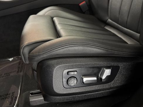 Used 2022 BMW X5 sDrive40i w/ Parking Assistance Package image 14