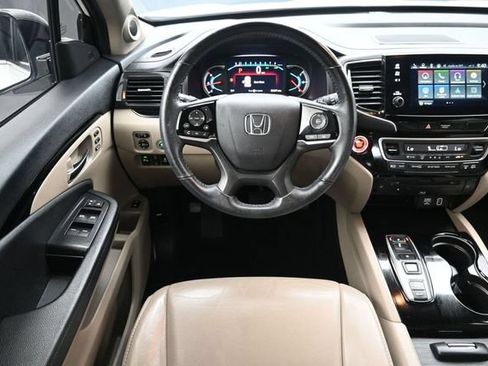Certified 2022 Honda Pilot Touring image 9