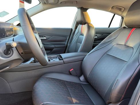 New 2026 Nissan Sentra SR w/ SR Premium Package FWD image 9