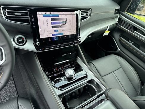 New 2026 Jeep Grand Wagoneer 4WD image 31
