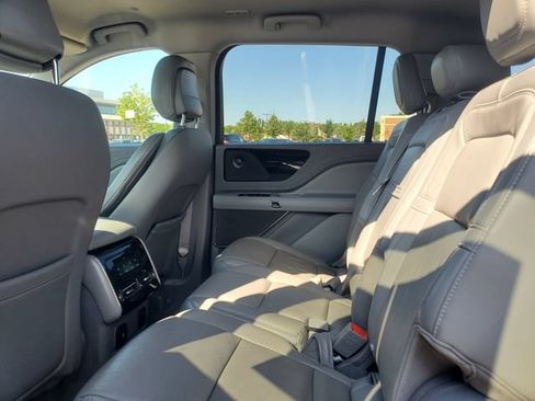 Used 2020 Lincoln Aviator Reserve w/ Elements Package Plus AWD/4WD image 27