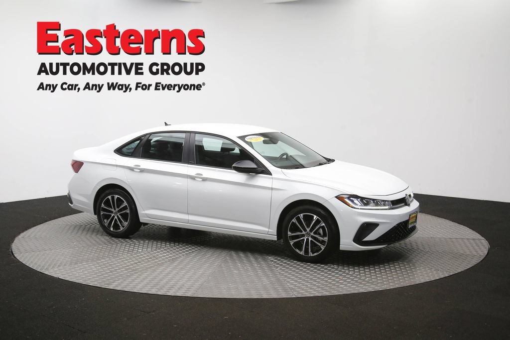Used 2025 Volkswagen Jetta Sport FWD image 47