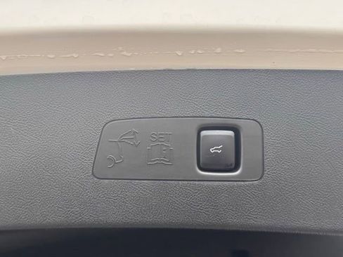 Used 2025 Lincoln Corsair AWD w/ Equipment Group 101A image 34