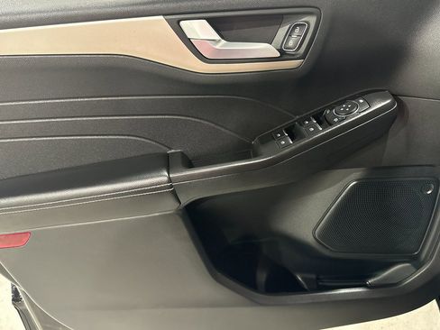 Used 2021 Ford Escape SE w/ Cold Weather Package image 16