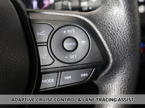 Used 2025 Toyota RAV4 XLE image 3