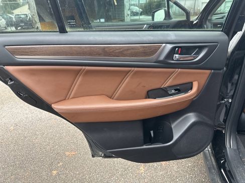 Used 2017 Subaru Outback 2.5i Touring w/ Popular Package #5A image 15