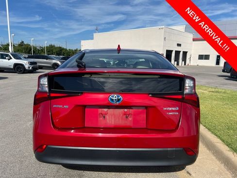 Used 2019 Toyota Prius Limited w/ Premium Convenience Package FWD image 5