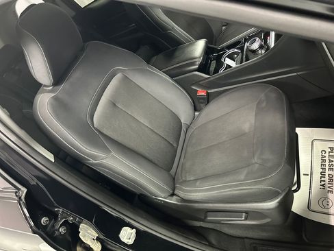 Used 2023 Jeep Grand Cherokee Laredo image 25