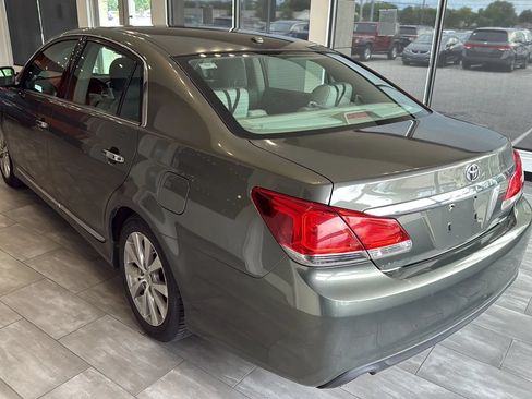 Used 2011 Toyota Avalon Limited FWD image 5