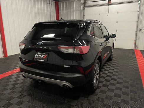 Used 2020 Ford Escape Titanium image 17