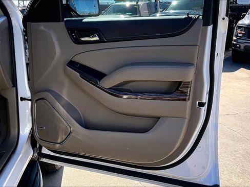 Used 2020 GMC Yukon SLT w/ Premium Edition image 22