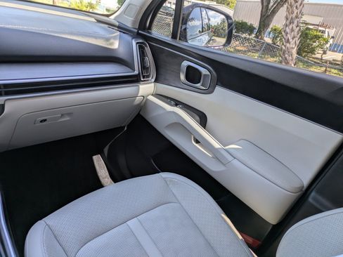 Certified 2024 Kia Sorento X-Line EX AWD/4WD image 15