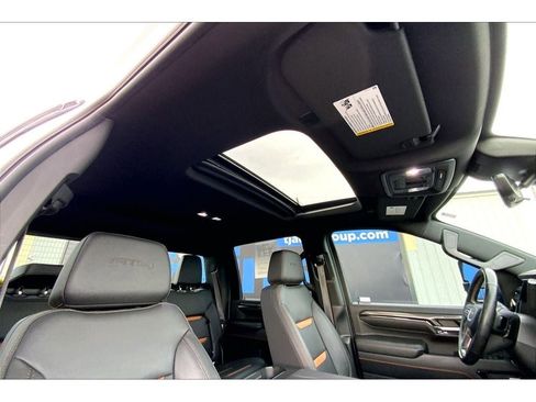 Used 2024 GMC Sierra 2500 AT4 w/ AT4 Premium Plus Package image 24