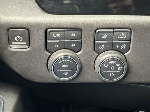 Certified 2023 Chevrolet Silverado 1500 LTZ image 17