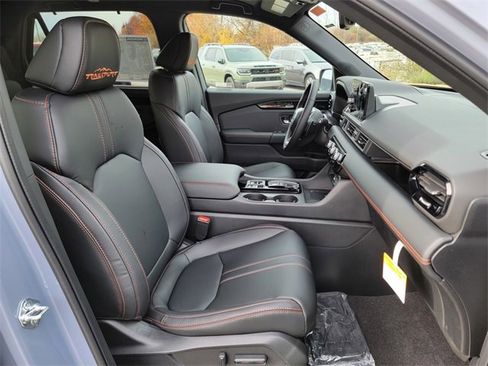 New 2025 Honda Pilot TrailSport image 18