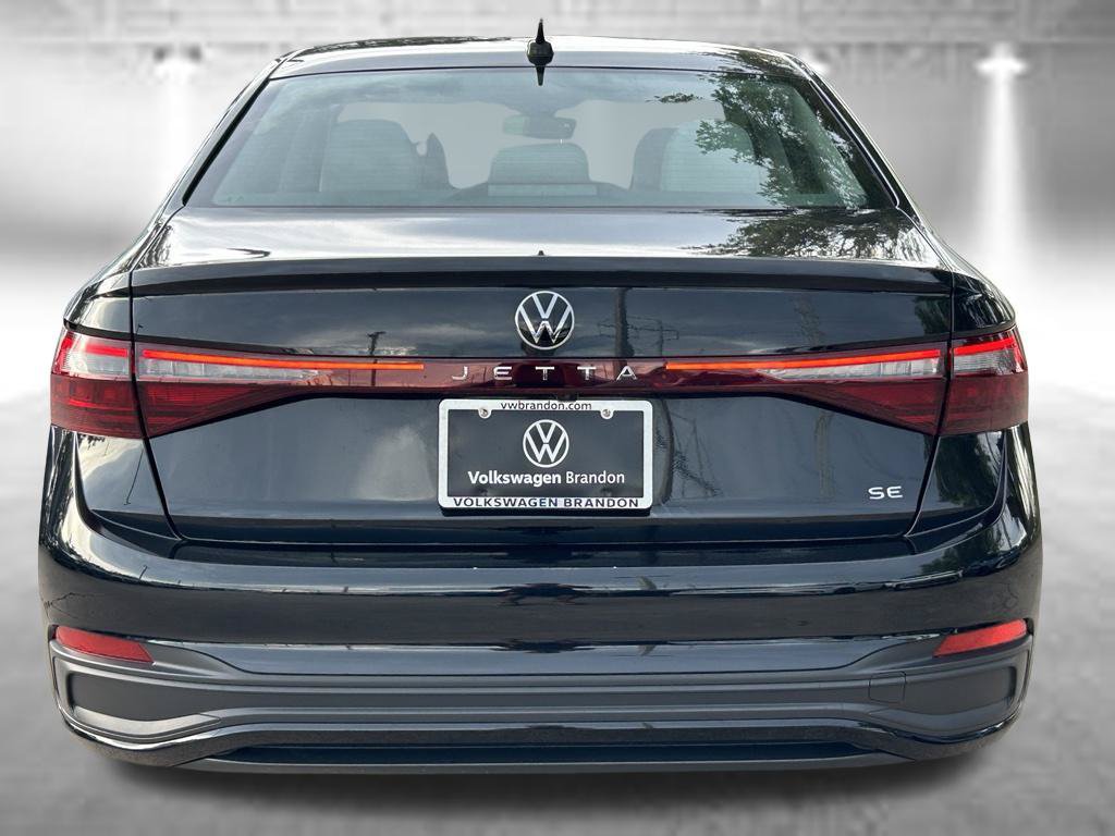 Certified 2026 Volkswagen Jetta SE FWD image 5