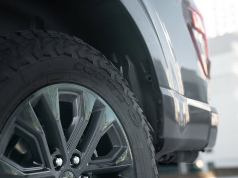 Used 2025 Ford F150 Lariat w/ Equipment Group 502A High image 14