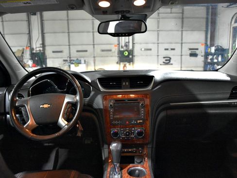 Used 2014 Chevrolet Traverse LTZ FWD image 36
