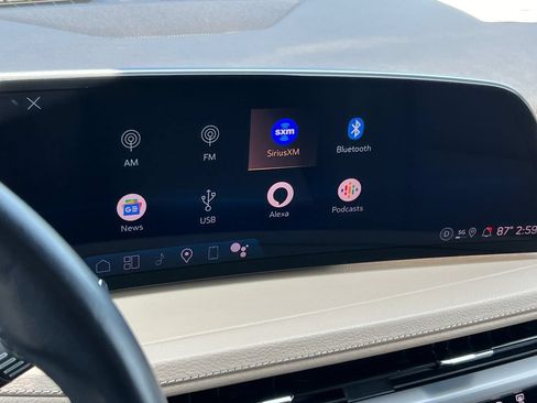 Used 2025 Cadillac XT4 Premium Luxury FWD image 37