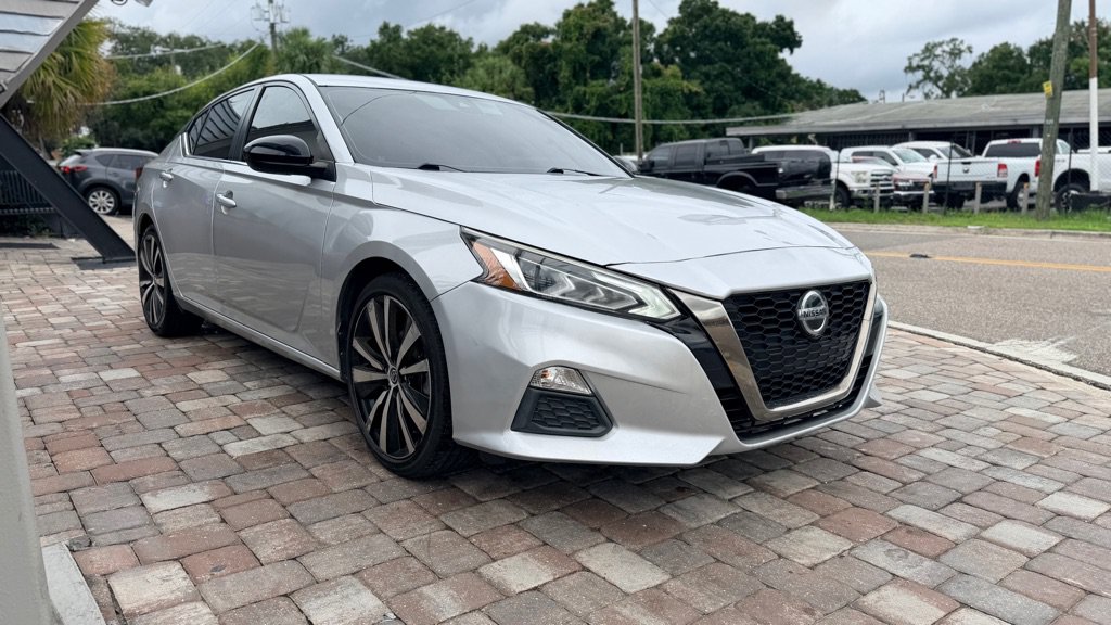 Used 2020 Nissan Altima 2.5 SR FWD image 11
