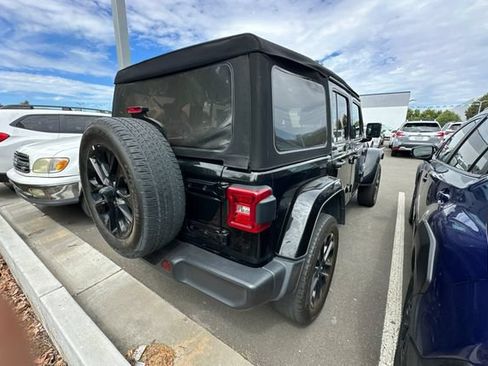 Used 2024 Jeep Wrangler Unlimited Sahara AWD/4WD image 5