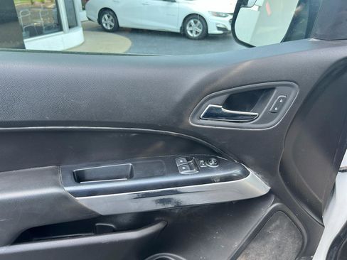 Used 2021 Chevrolet Colorado LT w/ Fleet Safety Package image 17