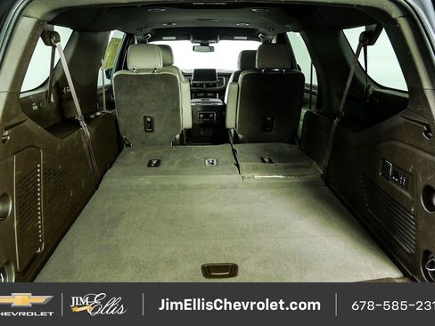 Certified 2022 Chevrolet Suburban Z71 w/ Off-Road Capability Package AWD/4WD image 32