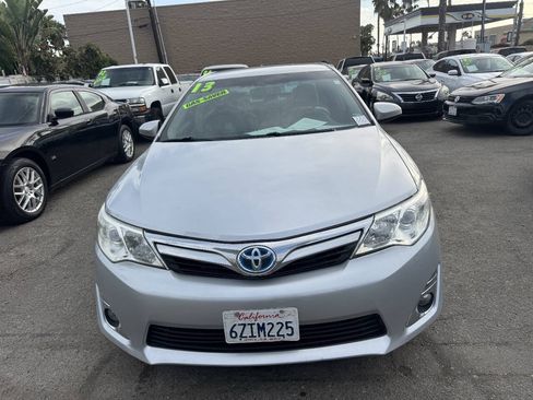 Used 2013 Toyota Camry XLE w/ Convenience Pkg FWD image 3