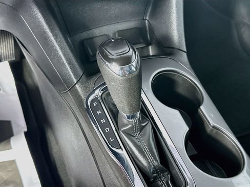 Used 2017 Chevrolet Cruze LT w/ Convenience Package FWD image 16
