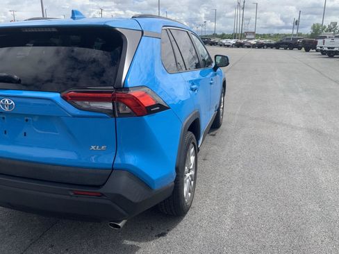 Used 2021 Toyota RAV4 XLE Premium FWD image 13