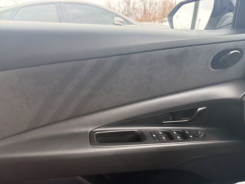 Used 2025 Hyundai Elantra N Base image 13