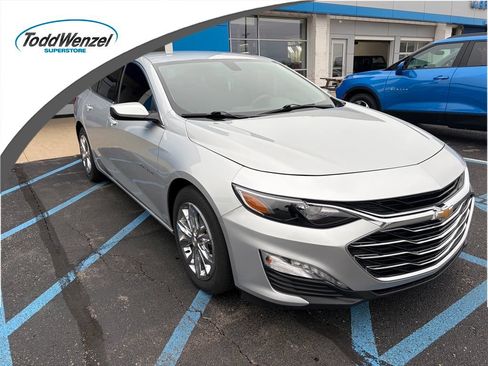Used 2022 Chevrolet Malibu LT FWD image 1