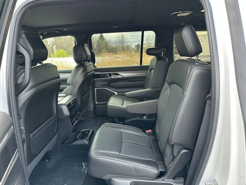 New 2026 Jeep Grand Wagoneer 4WD image 15