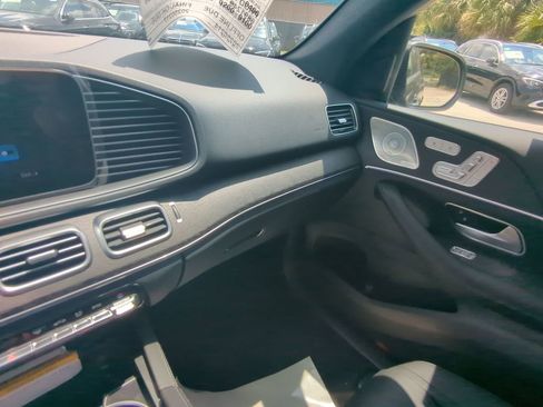 New 2025 Mercedes-Benz GLE 580 GLE 580 image 4