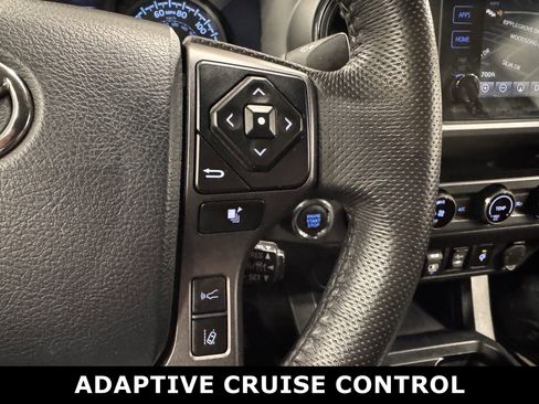 Used 2018 Toyota Tacoma TRD Sport image 14