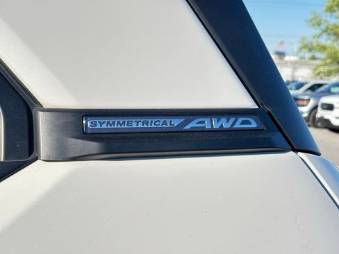 Used 2025 Subaru Forester Premium AWD/4WD image 15