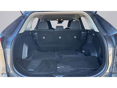 Used 2019 Toyota RAV4 LE image 25
