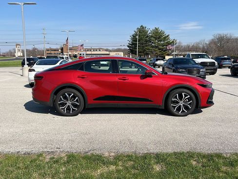 Used 2024 Toyota Crown XLE image 6