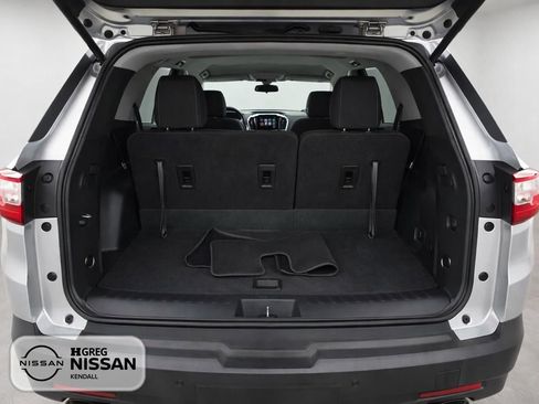 Used 2019 Chevrolet Traverse LT image 9