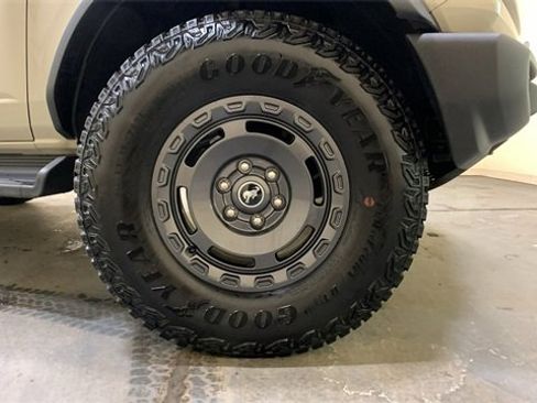 Certified 2025 Ford Bronco Outer Banks w/ Sasquatch Package image 9