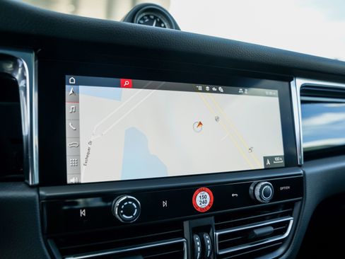 New 2026 Porsche Macan image 20