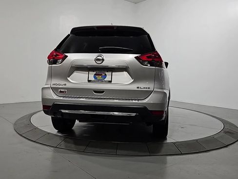 Used 2018 Nissan Rogue SL w/ Premium Package AWD/4WD image 4