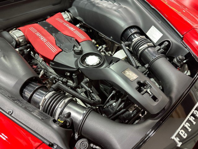 Used 2016 Ferrari 488 GTB RWD image 10