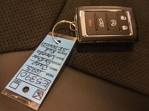 New 2025 Jeep Grand Cherokee Altitude image 37