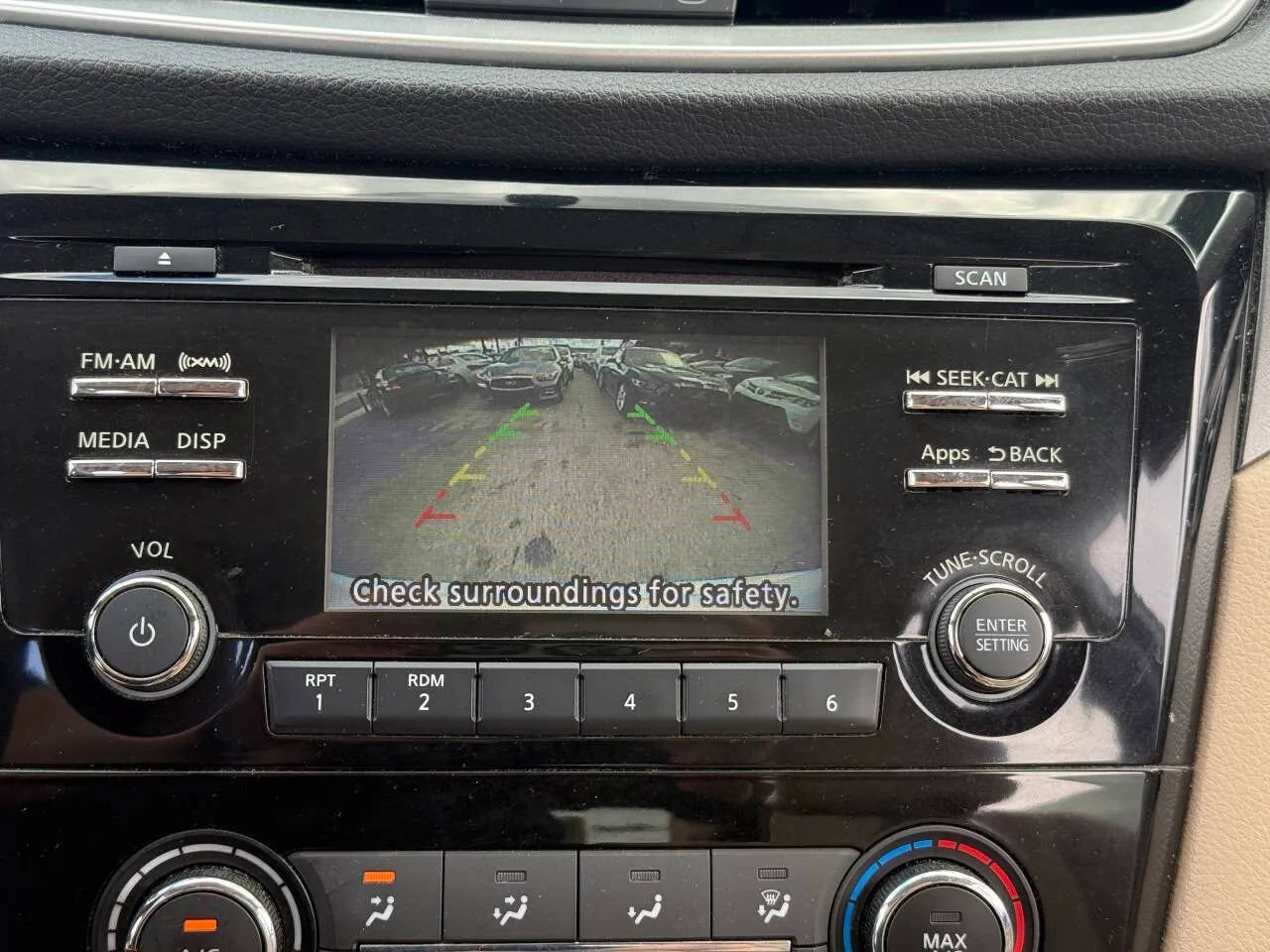 Used 2016 Nissan Rogue S w/ Appearance Package FWD image 17
